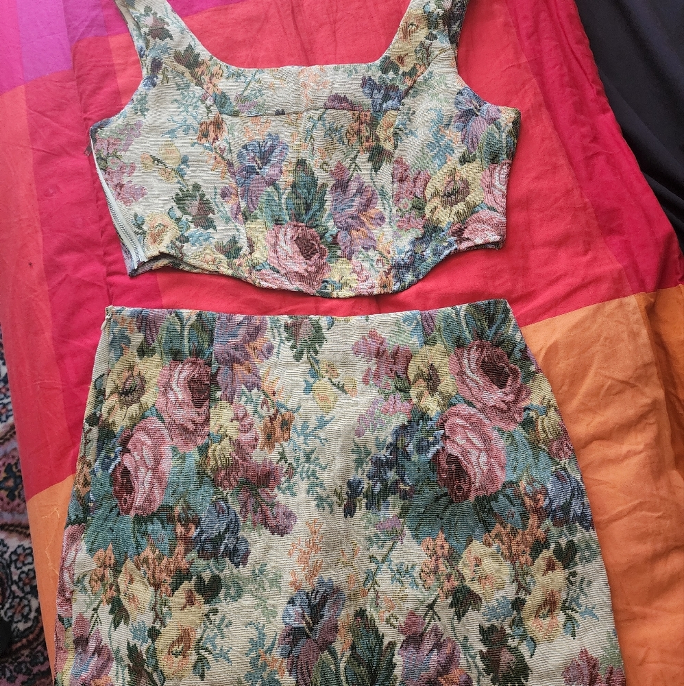 Cider two piece floral crop n mini skirt